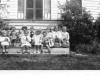 chuckatuck-kids-on-meadowlot-front-poarch-in-1950-see-folder-for-names-img062