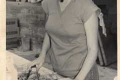 jan-howell-creekmore-serving-fish-img586