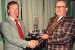 ronnie-kelly-receives-fireman-of-the-year-award-from-john-kelly-feb-1984-img500
