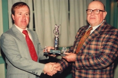 ronnie-kelly-receives-fireman-of-the-year-award-from-john-kelly-feb-1984-img500
