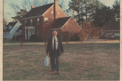 The-Black-Bag-in-Hand