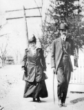 c-b-godwin-and-wife-walking-to-wesley-chapel-from-their-home-img321