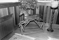 hobby-horse-in-home-of-wg-saunders-img612