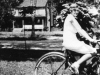 matsie-moore-with-ec-ramsey-home-in-background-c-1932-img109