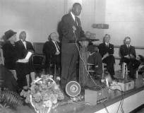 ceremony-oakland-pta-george-lewis-cowling-at-mic-img207