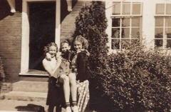 unknown-marion-morgan-and-grace-mcconnell-image1-5